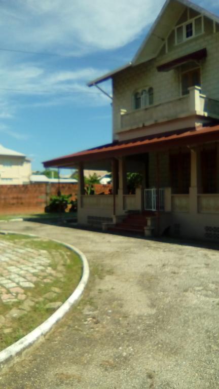 Robert'S Guest House Port of Spain Exteriör bild