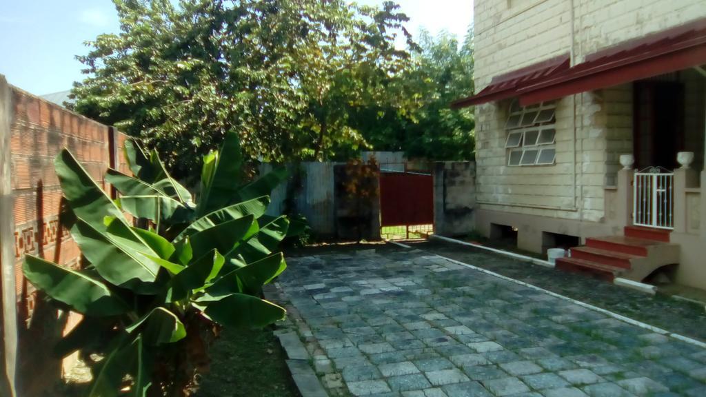 Robert'S Guest House Port of Spain Exteriör bild