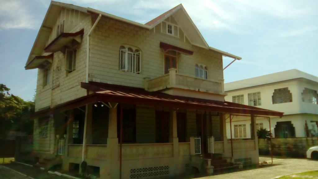 Robert'S Guest House Port of Spain Exteriör bild